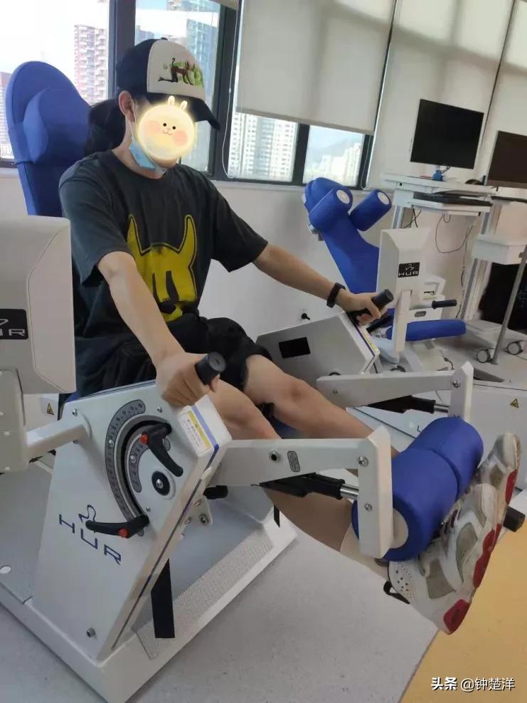 脚踝扭伤平躺不疼脚一放下来就疼,踝关节扭伤半个月还没完全好