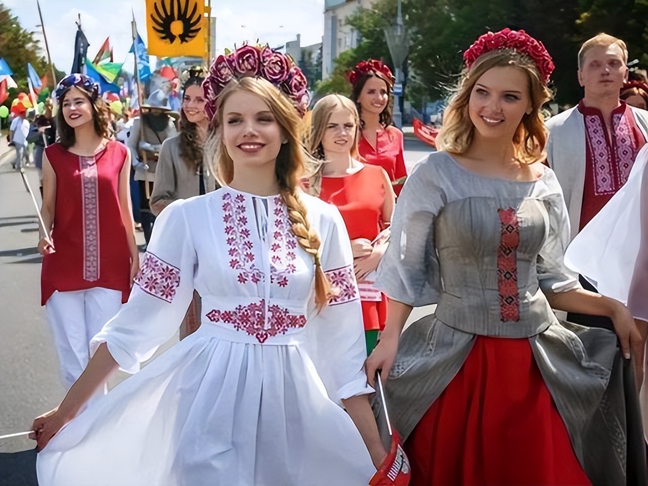 俄罗斯姑娘靠什么生活好,俄罗斯姑娘中国淘金