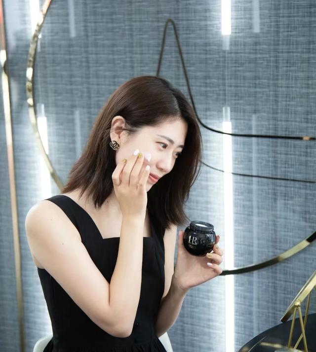 海蓝之谜cpb兰蔻区别,海蓝之谜和cpb水怎么选