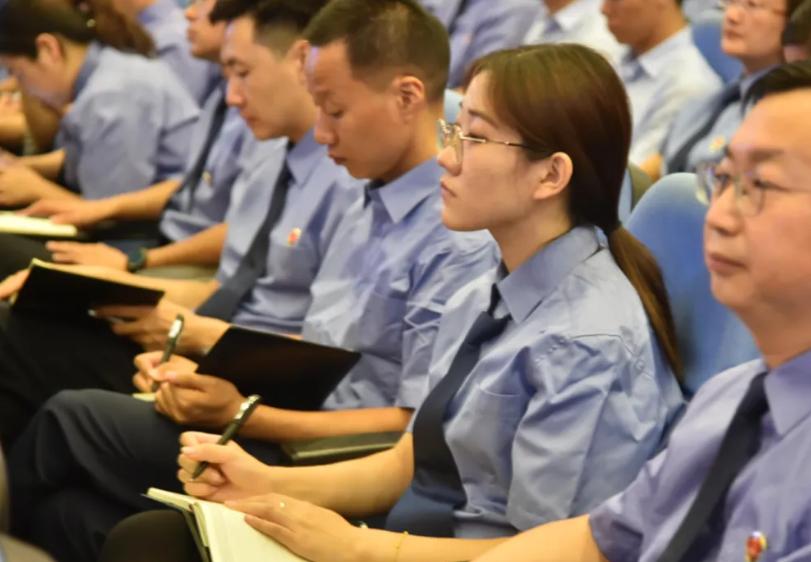 这五类事业编“喜从天降”，有望成为公务员，薪酬待遇也会提升