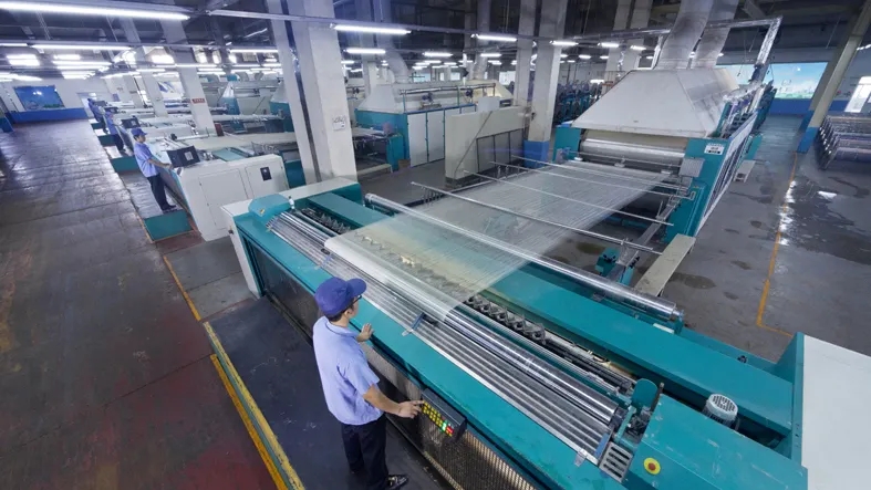 新买的衣服为什么有股味,新买的衣服有股臭味是什么原因