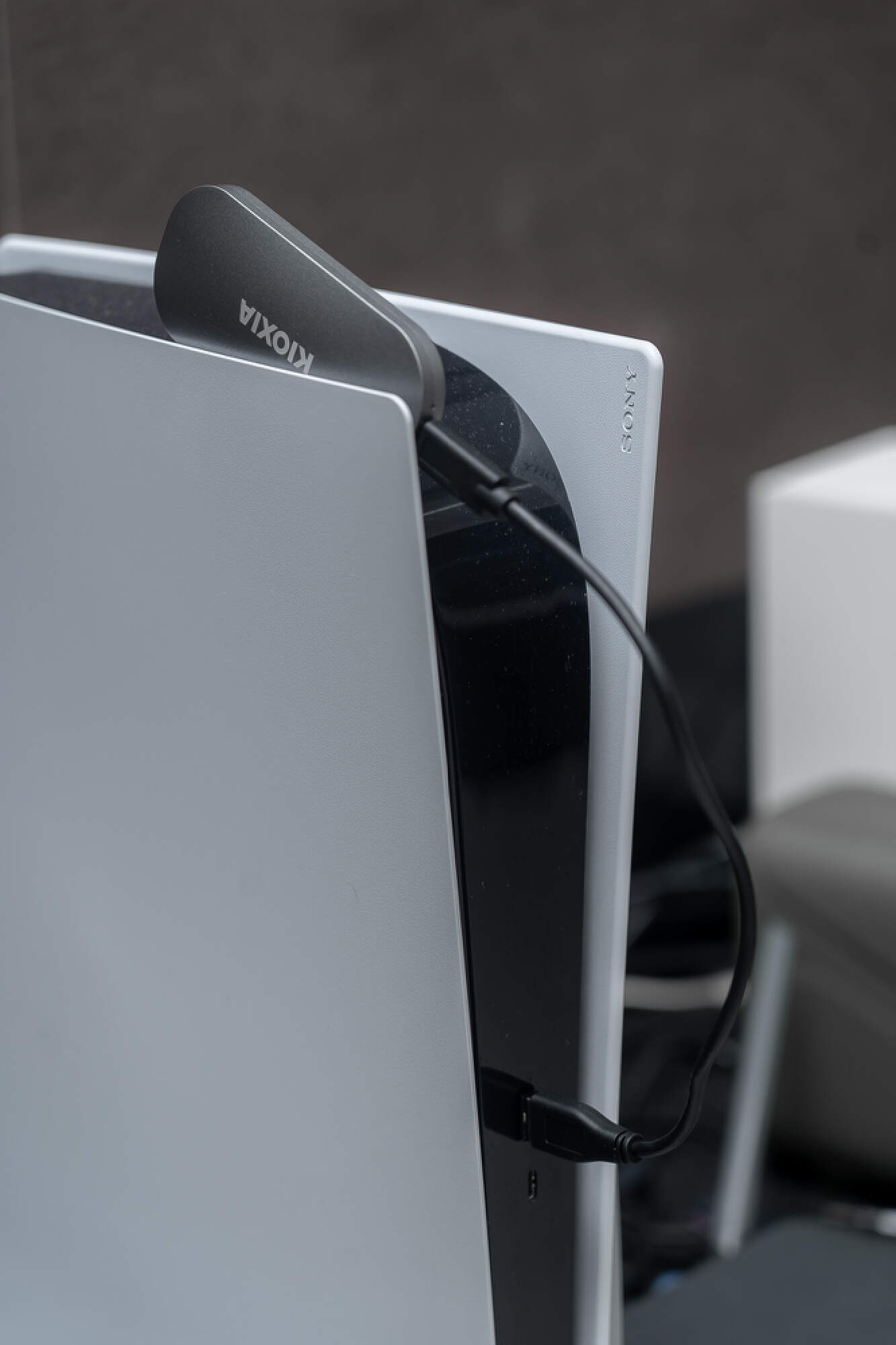 机械硬盘的读写速度比固态少多少,sata铠侠固态硬盘跑分