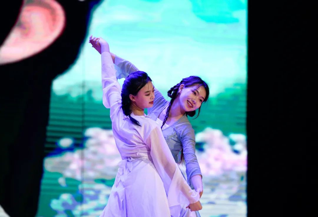 浠婂鑸炲姩,浠婂鑸炶捣鏉ュ箍鍦鸿垶