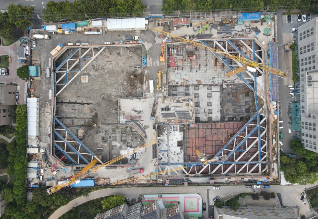 意外!时隔9年老盘跳涨2.1万/㎡,居然当天售罄了