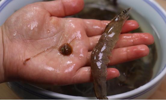水煮虾的正确做法冷水还是沸水,水煮虾应该是凉水下锅还是热水
