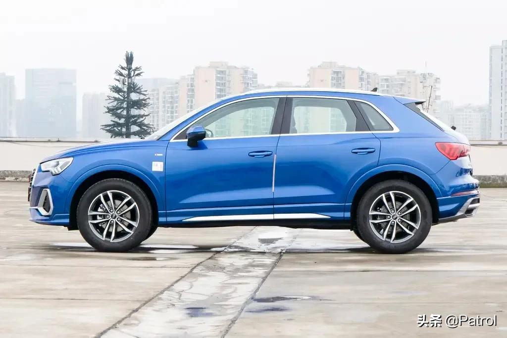 全新奥迪q3性价比,奥迪q3的35tfsi是1.4t还是2.0t
