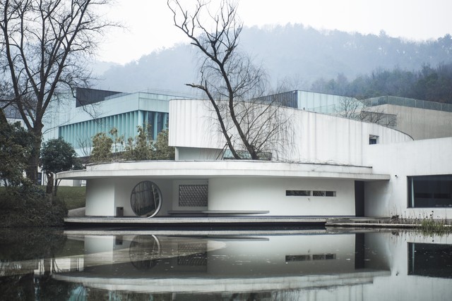 现在投资房地产是否合适,如果你现在有30万应该怎么投资