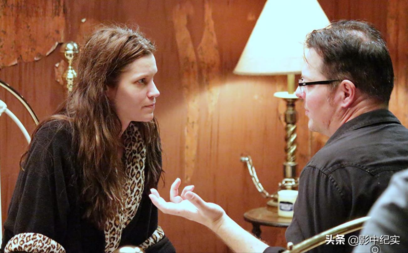 她被下药囚禁到地下室，当众多人*奴性**，报警后英国警方：你穿多少