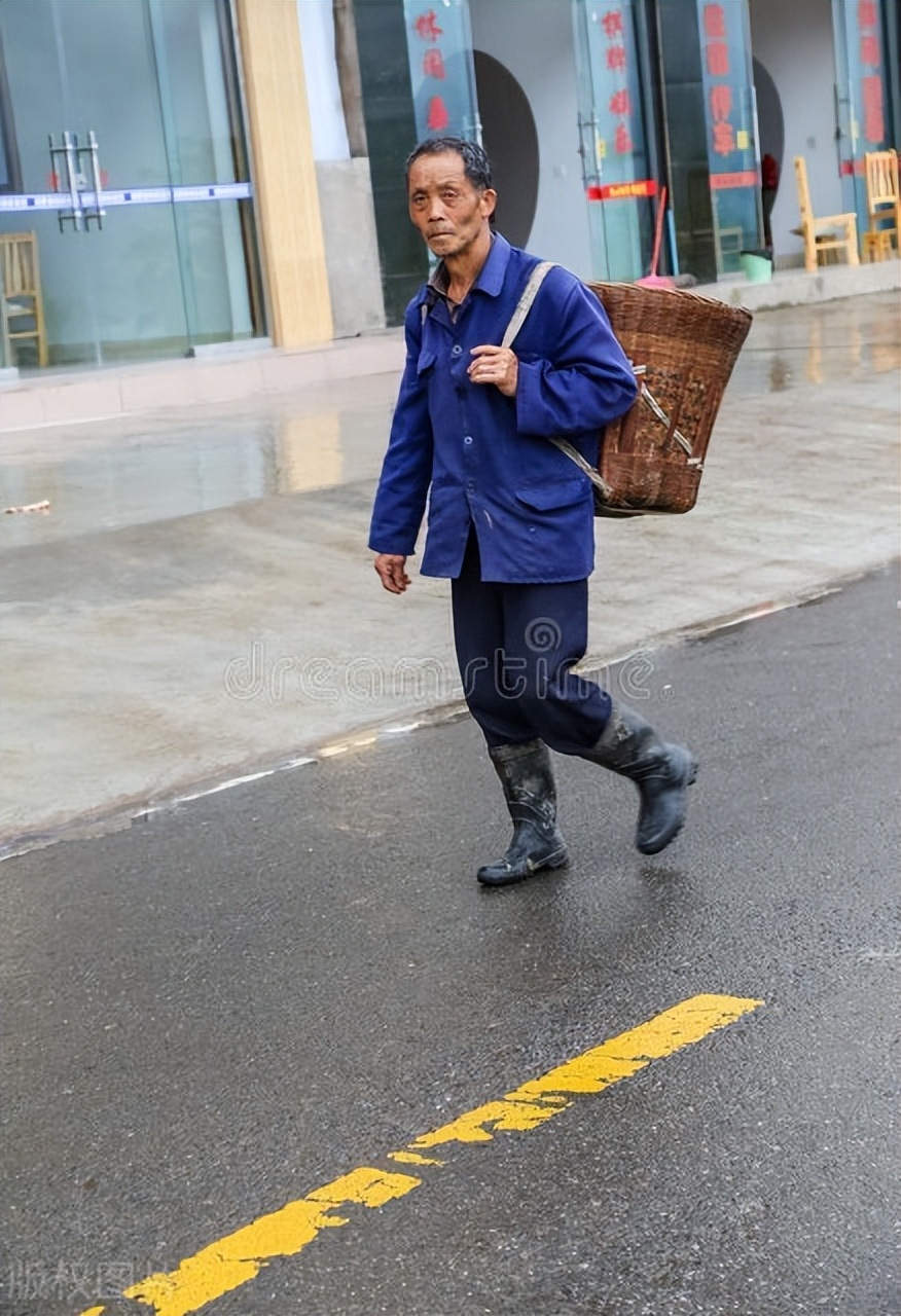 婆婆说家里的东西全是她买的,婆婆老是说我们东西是小姑子买的