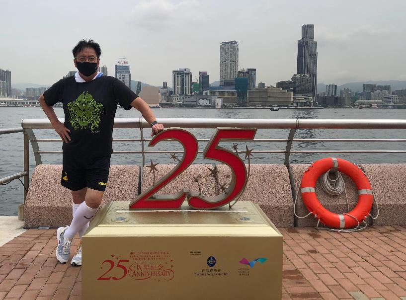 谭咏麟发型近照,谭咏麟晒71岁生日照