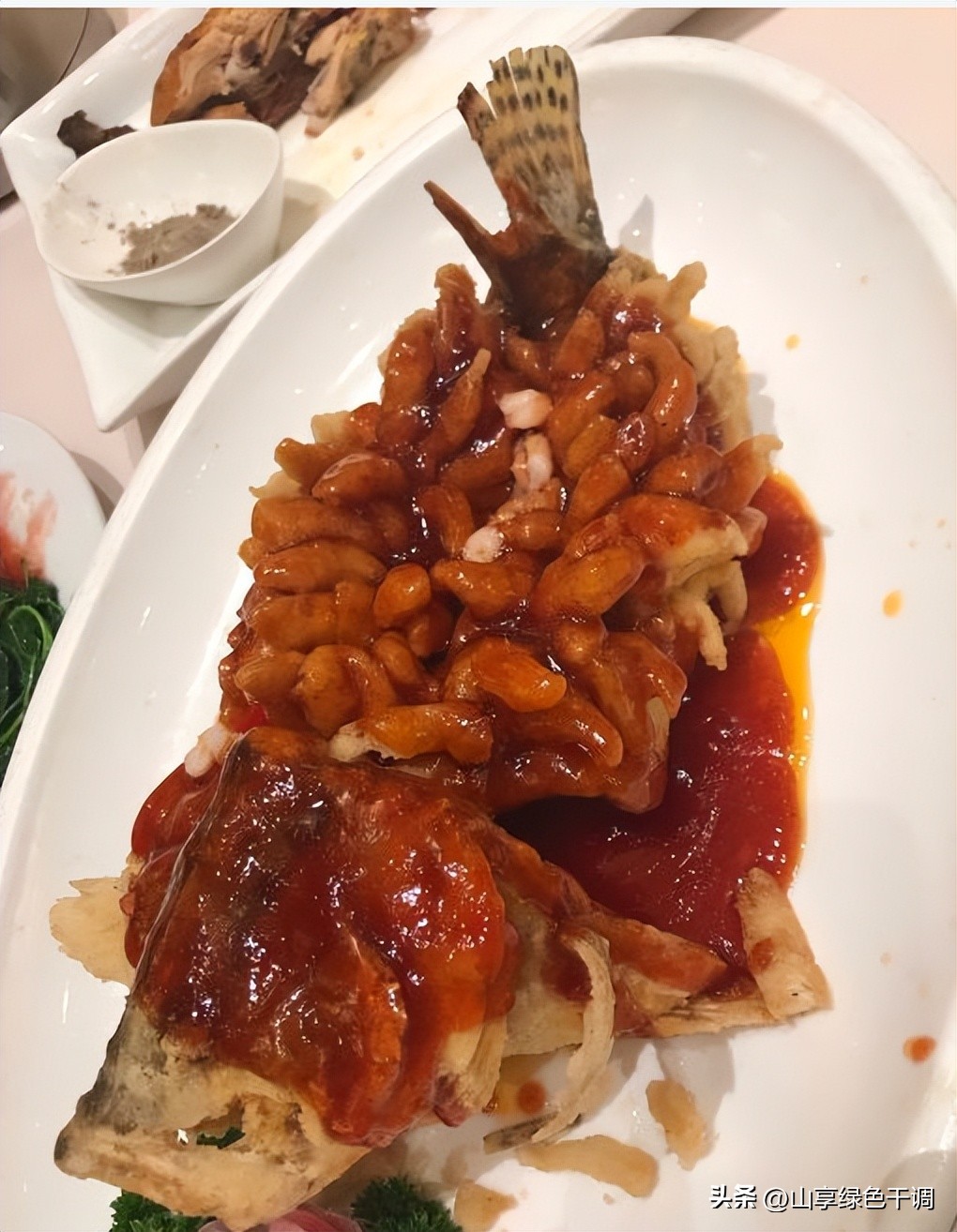 河南一家人去南京旅游，点了四道菜，看见价格：这是南京物价？