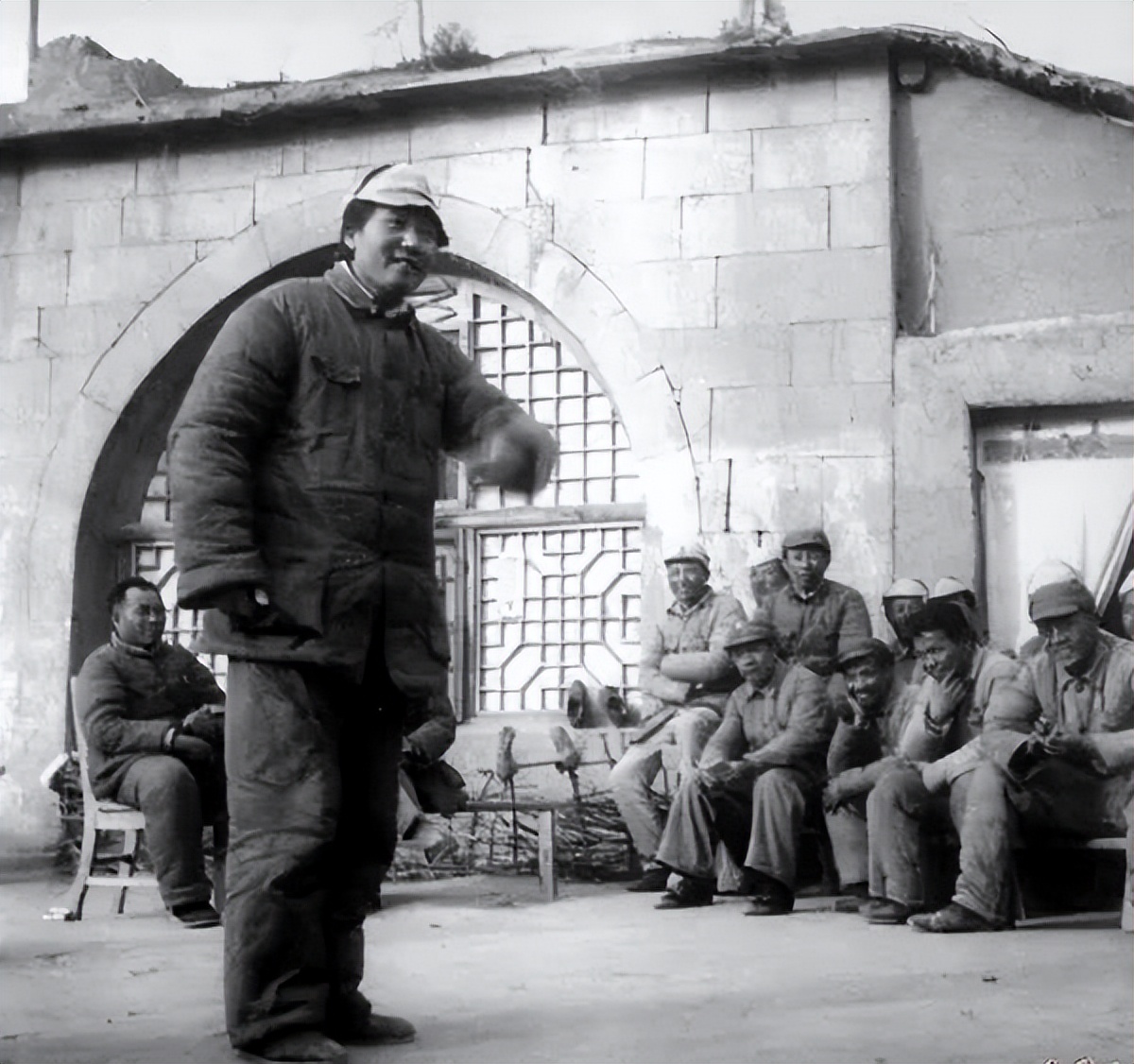 1941年毛主席遇袭，被卫士牺牲一条胳膊救下，退休后享正军级待遇