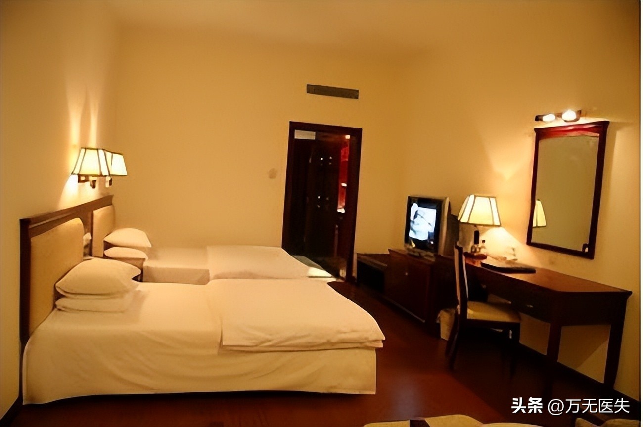 女子胸部检测出医生唾液，撞击疗法治疗不孕，医生丑闻何时休？