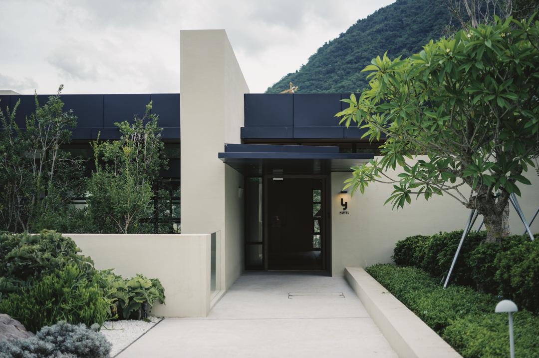 三亚沙滩和碧海蓝天,三亚有清澈的海水和美丽的沙滩