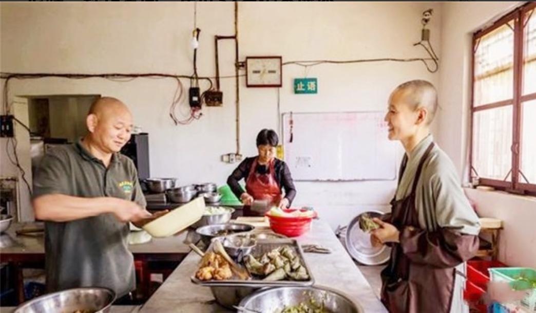 2008年985学霸因梦出家，被称作“最美尼姑”，今33岁仍不愿还俗