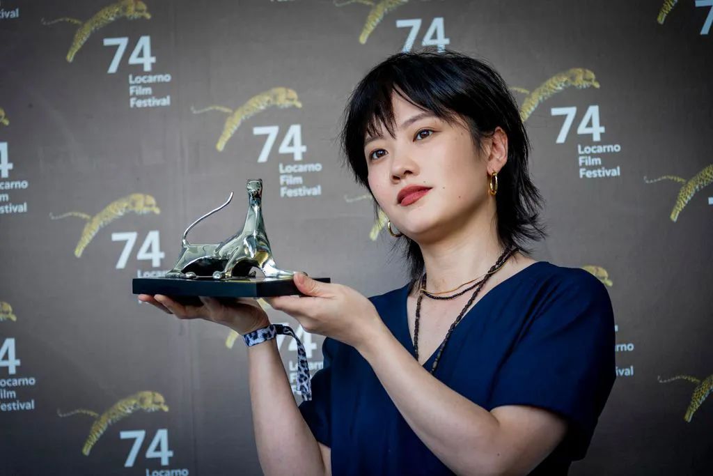 自称“野路子”出身，他却拍出口碑异常火爆的神片