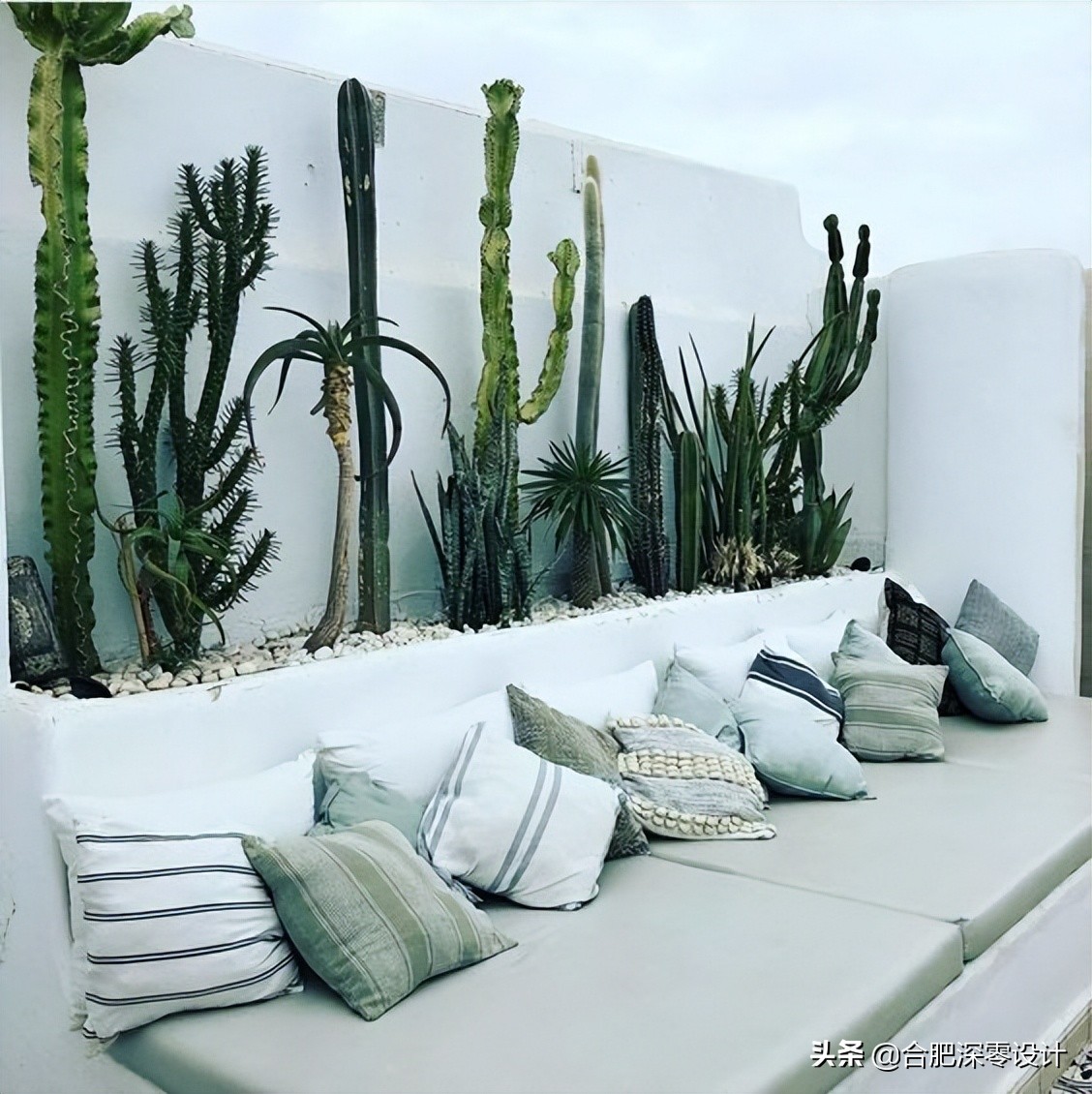 30平露台有凉亭和花坛卡座,卡座花坛后面还有空地怎么设计