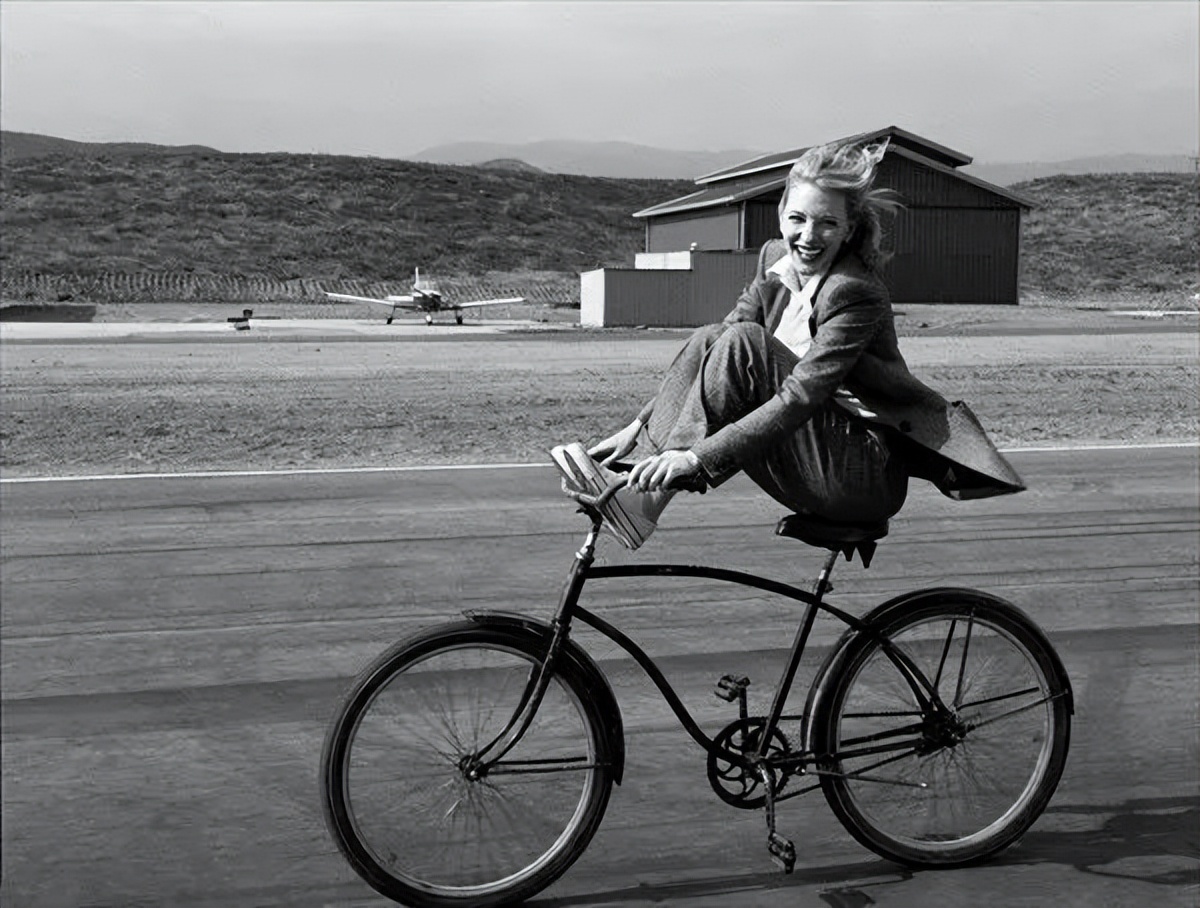 继露营热之后,这届年轻人爱上了城市骑行!CycleChic了解一下