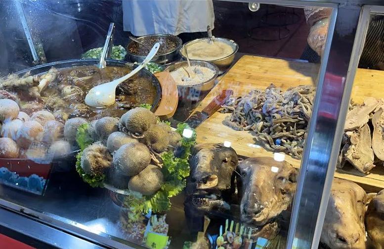 今晚有空吗我想约你去赴一场兰州的“夜市江湖”