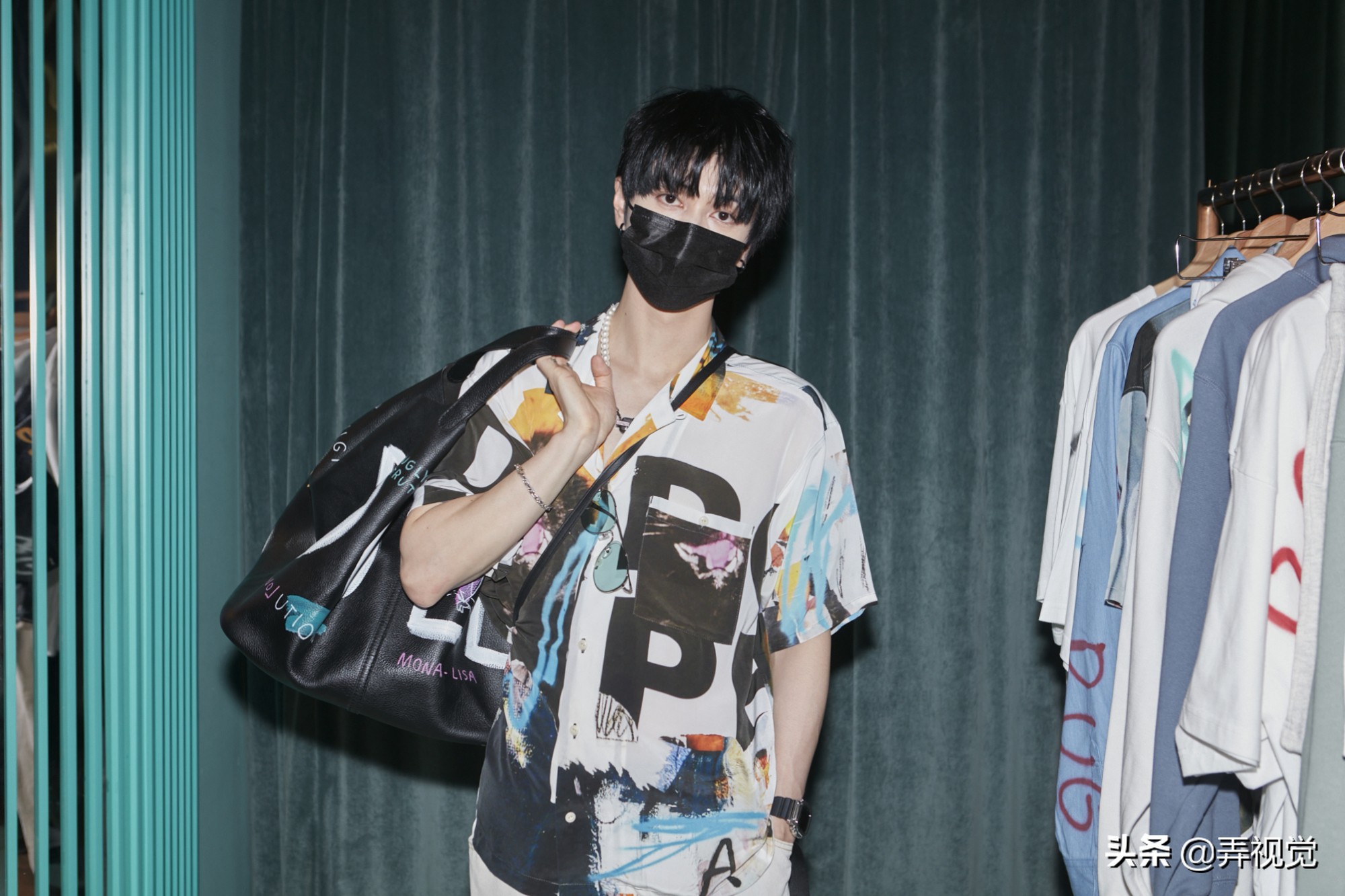 鏃ョ郴娓灏忎紬娼墝,灏忎紬鏃ョ郴娼墝