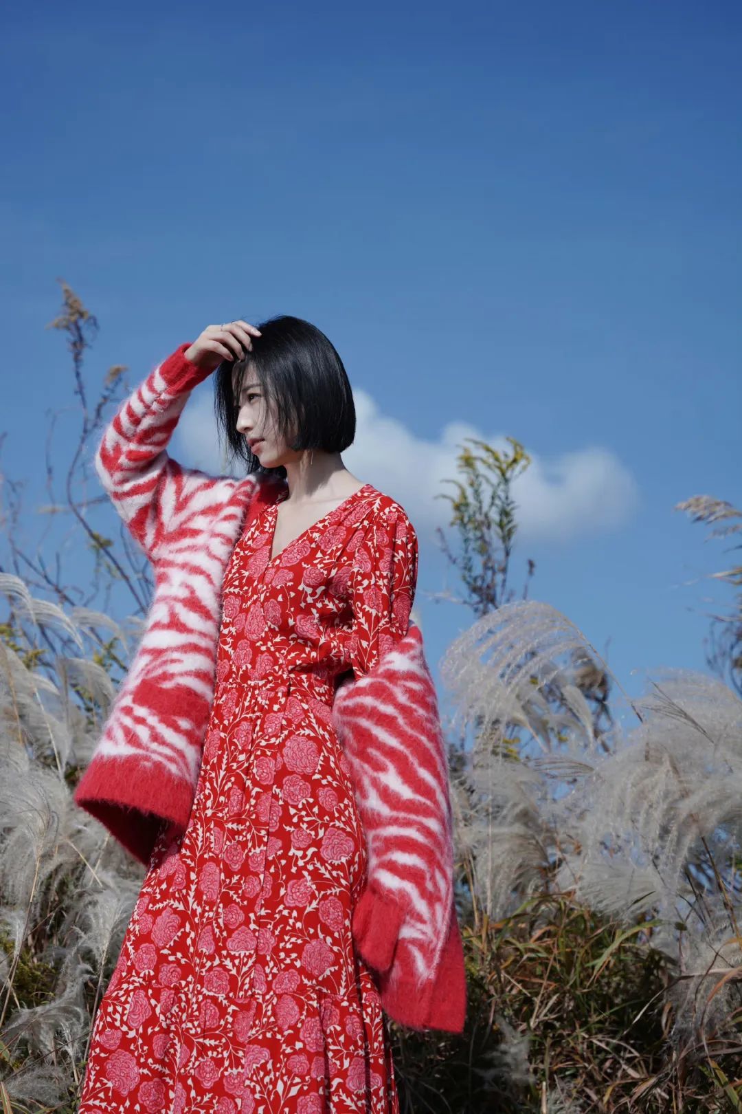 夏天连衣裙这样穿回头率暴增,春天这样穿裙子太美回头率200%