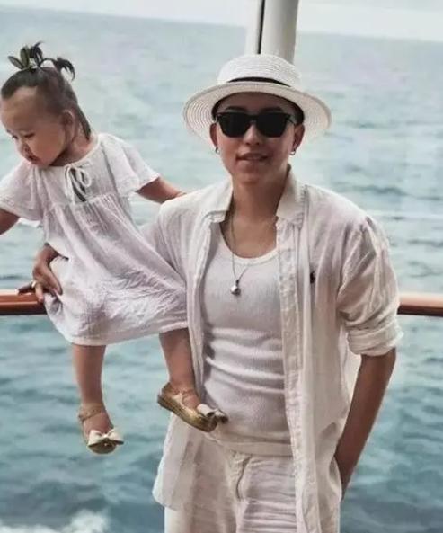 爆火全网身价千万6大富婆：从cici到abcd妈，谁才是第一阔太？