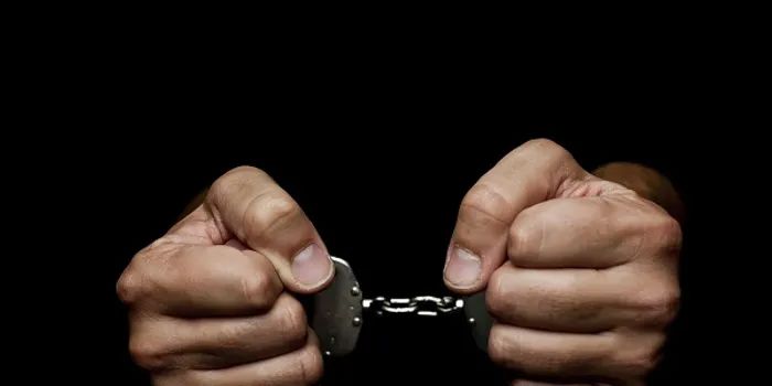 巨贪魏鹏远：骑自行车上下班，贪污3.4亿，清点时烧坏点钞机