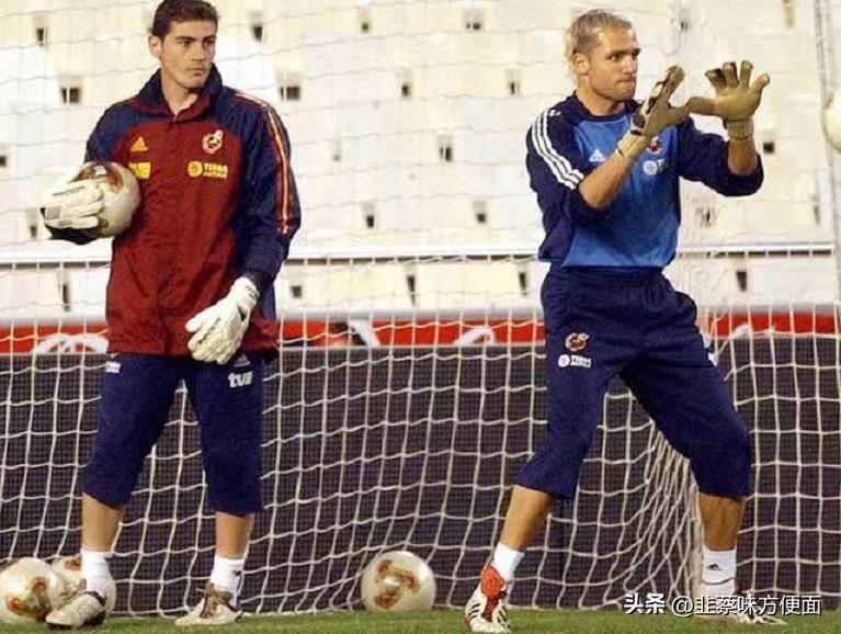 足坛奇葩受伤史,足坛8大奇葩受伤视频