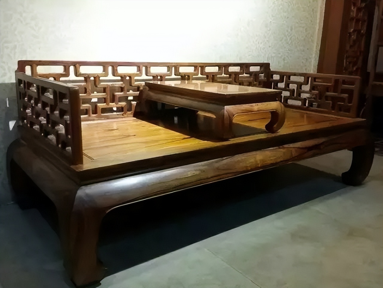 白酸枝的潜力有多大,白酸枝在红木中处于什么档次