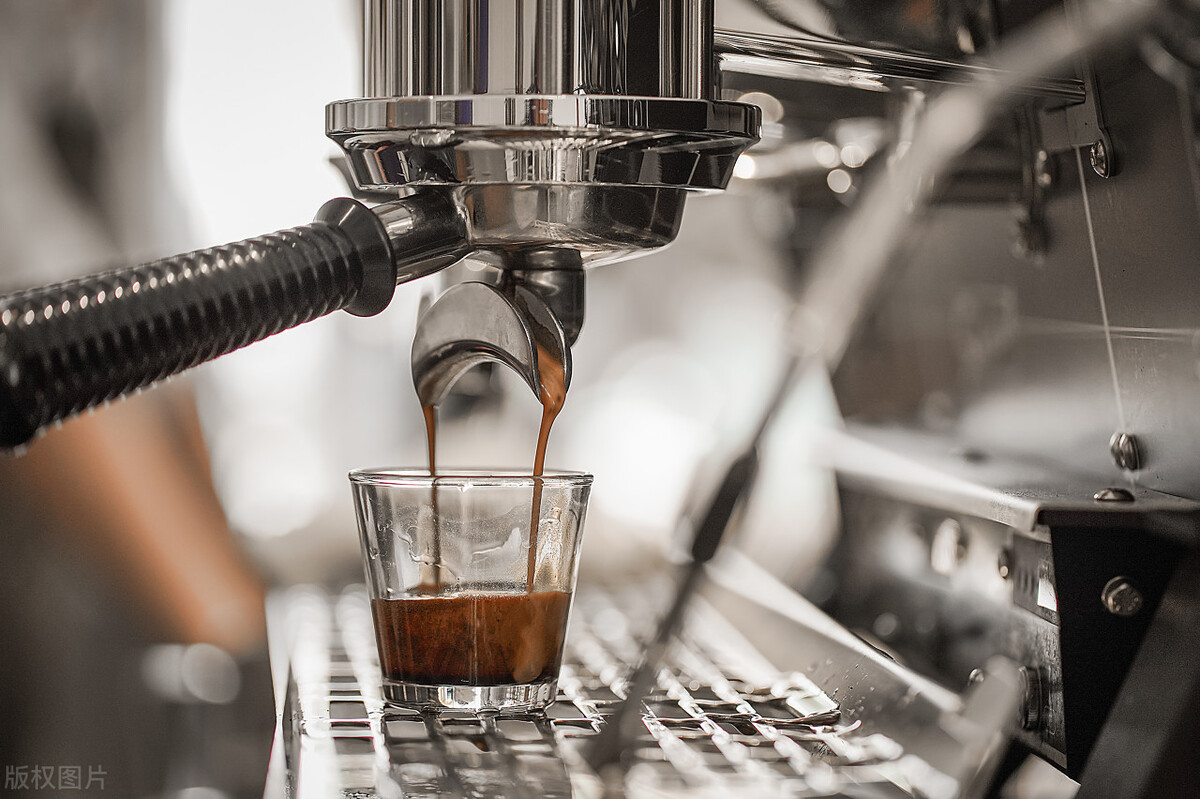 不能跟牛奶一起吃的食物,牛奶和哪个食物不能一起食用