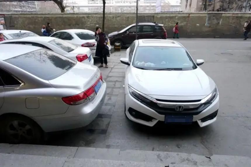 门口被人乱停车堵住了,家门口被人乱停车堵住