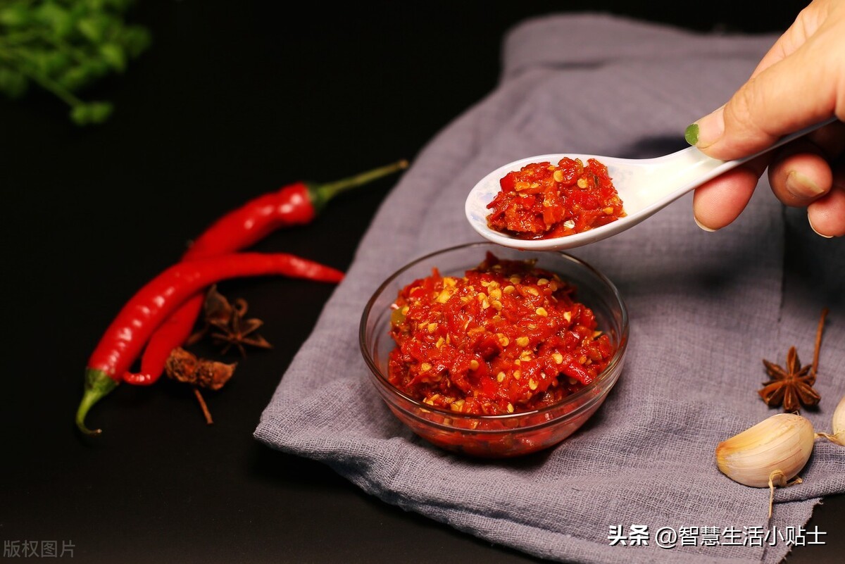 梅菜辣椒酱最简单怎么做好贮存,辣椒酱的保存的最好方法