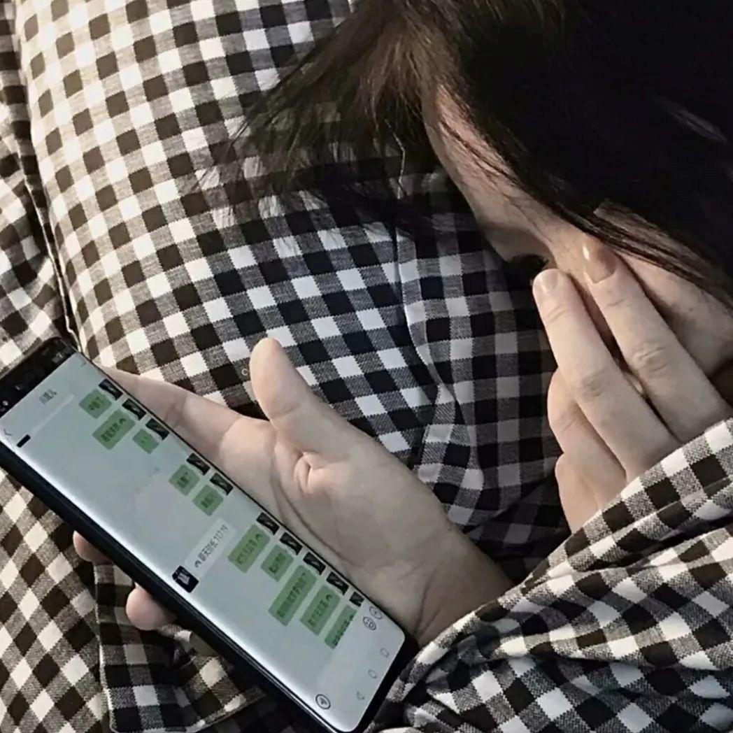 丧黑色系禁欲系伤感女生头像,女生头像丧系伤感心碎