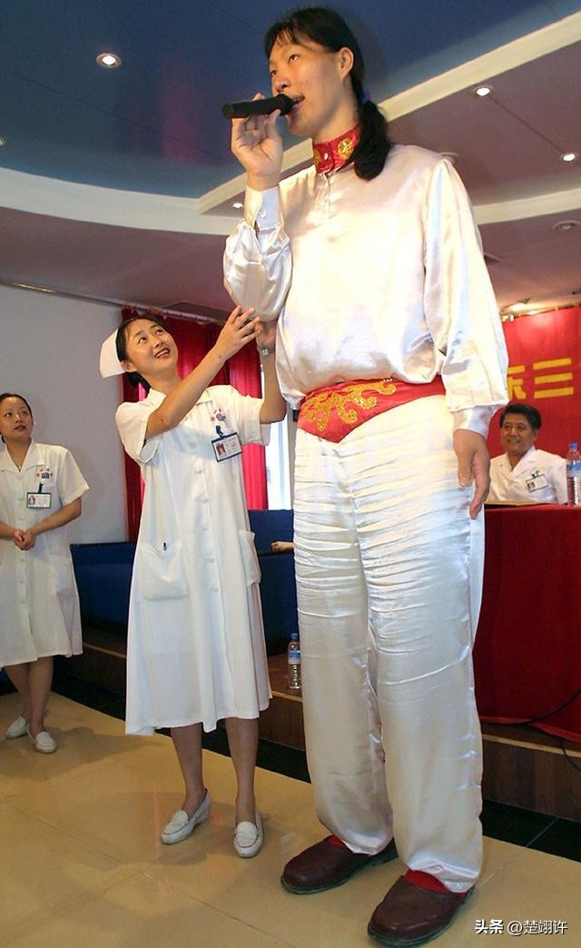 安徽女巨人姚德芬身高,女巨人姚德芬一生简历