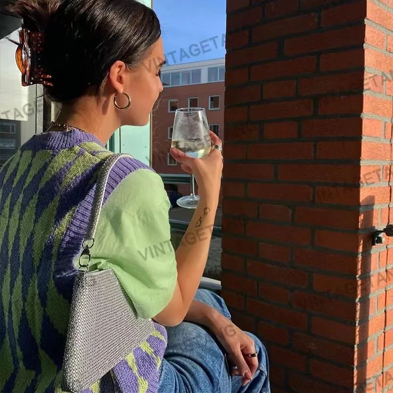 针织马甲棉麻衬衫,针织马甲衬衫下面怎么搭