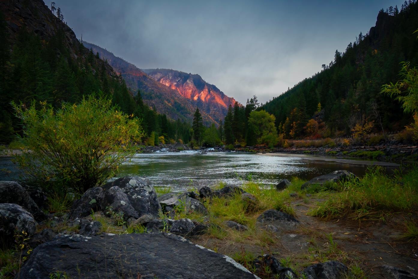 想让女人爱上你要怎么办,想让女孩子爱上你的三种方法