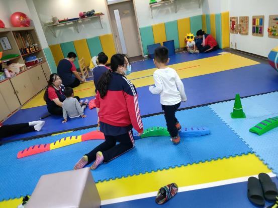 家长指南，自闭症儿童有睡眠问题怎么解决？