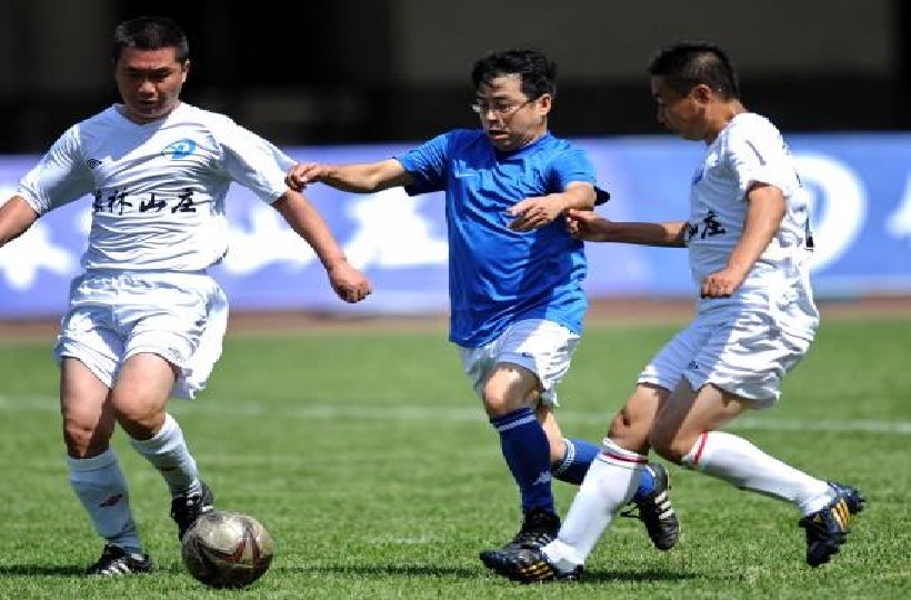 *养包**女大学生，口无遮拦被除名，前央视主持人阿丘现已走向末路