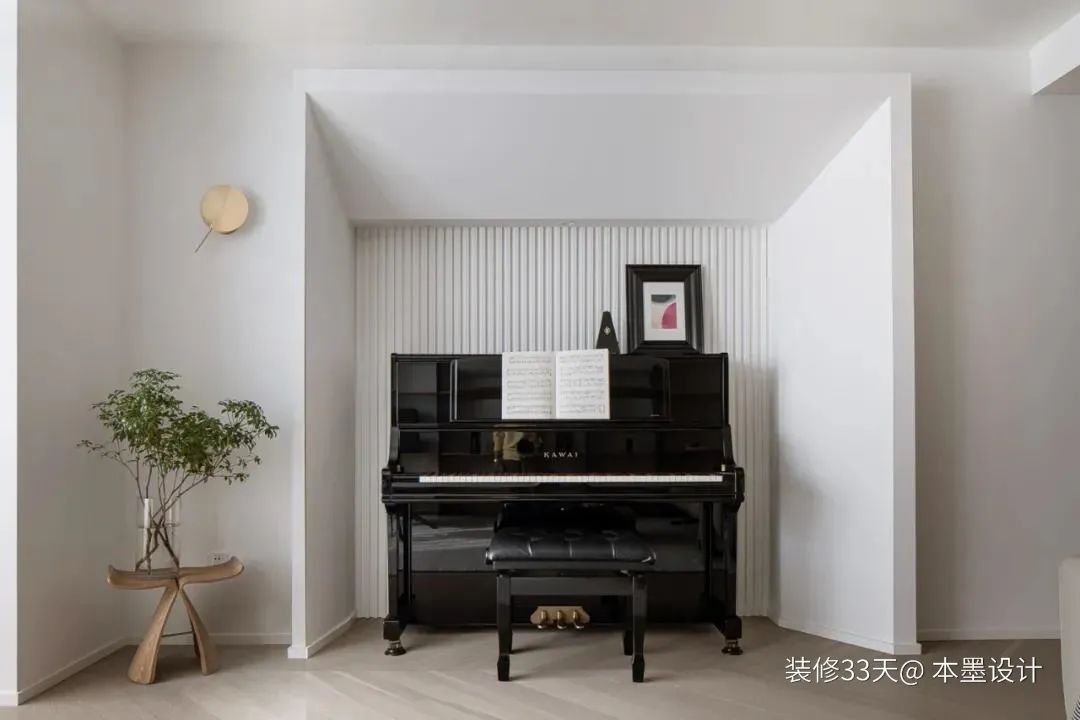 客厅超大储物柜改成衣帽间,客厅小房间改衣帽间