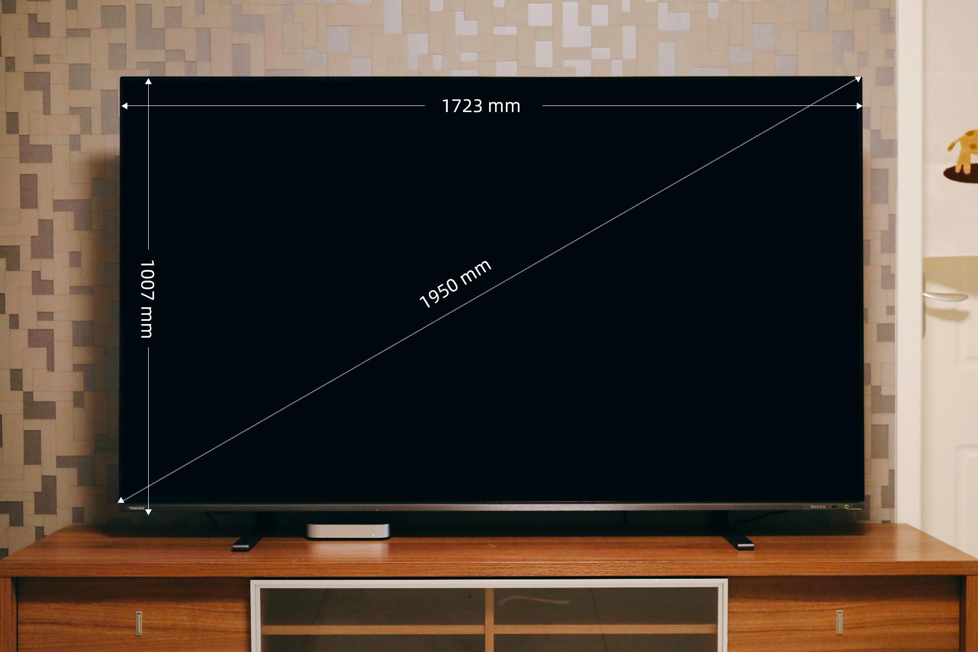 音画双绝才是高端电视该有的样子，东芝火箭炮电视77X8900KF体验