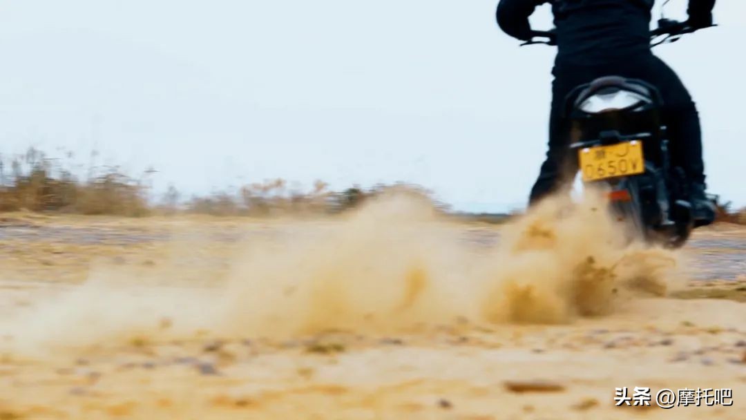 赛文佐650scr攀爬者,摩托莫里尼赛文佐650攀爬版评测