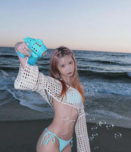 女艺人穿泳装被骂,女明星20岁被骂