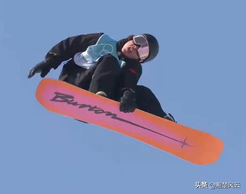 赛后与郎平教练相拥而泣,英雄出少年之天衣无缝