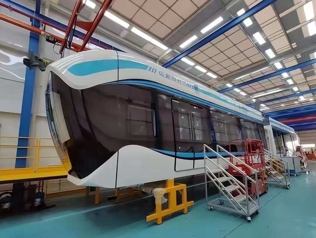 全国首条悬空列车,国内首条悬挂式空中轨道列车江苏