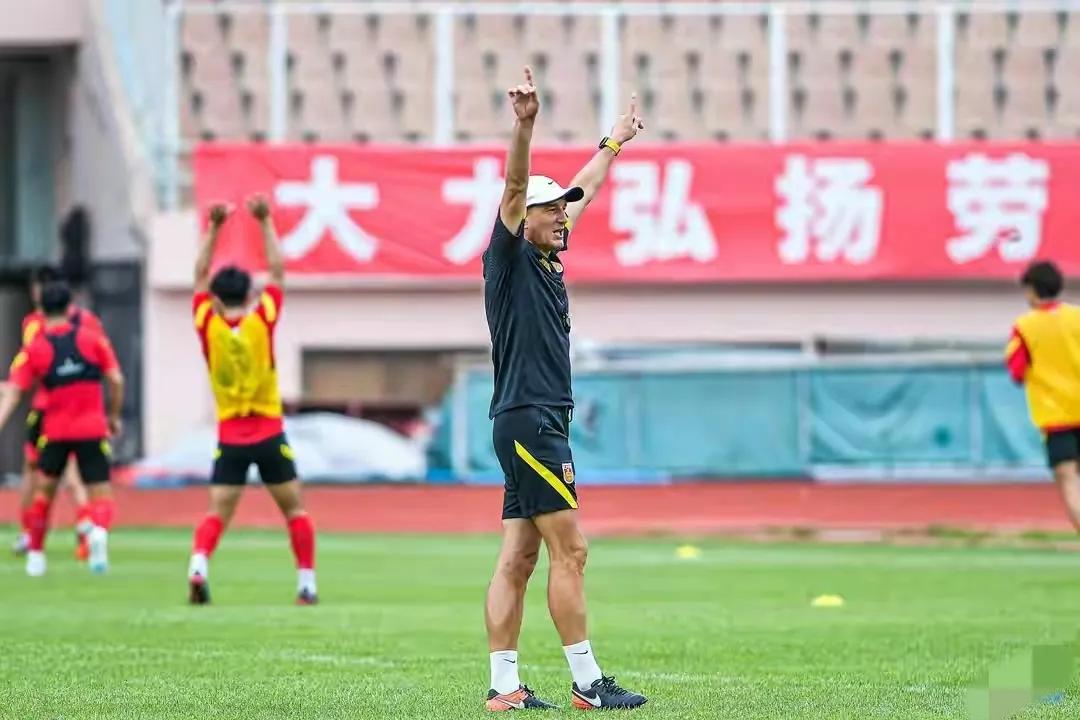 中国国足吴曦,中国男足vs新加坡武磊一条龙破门