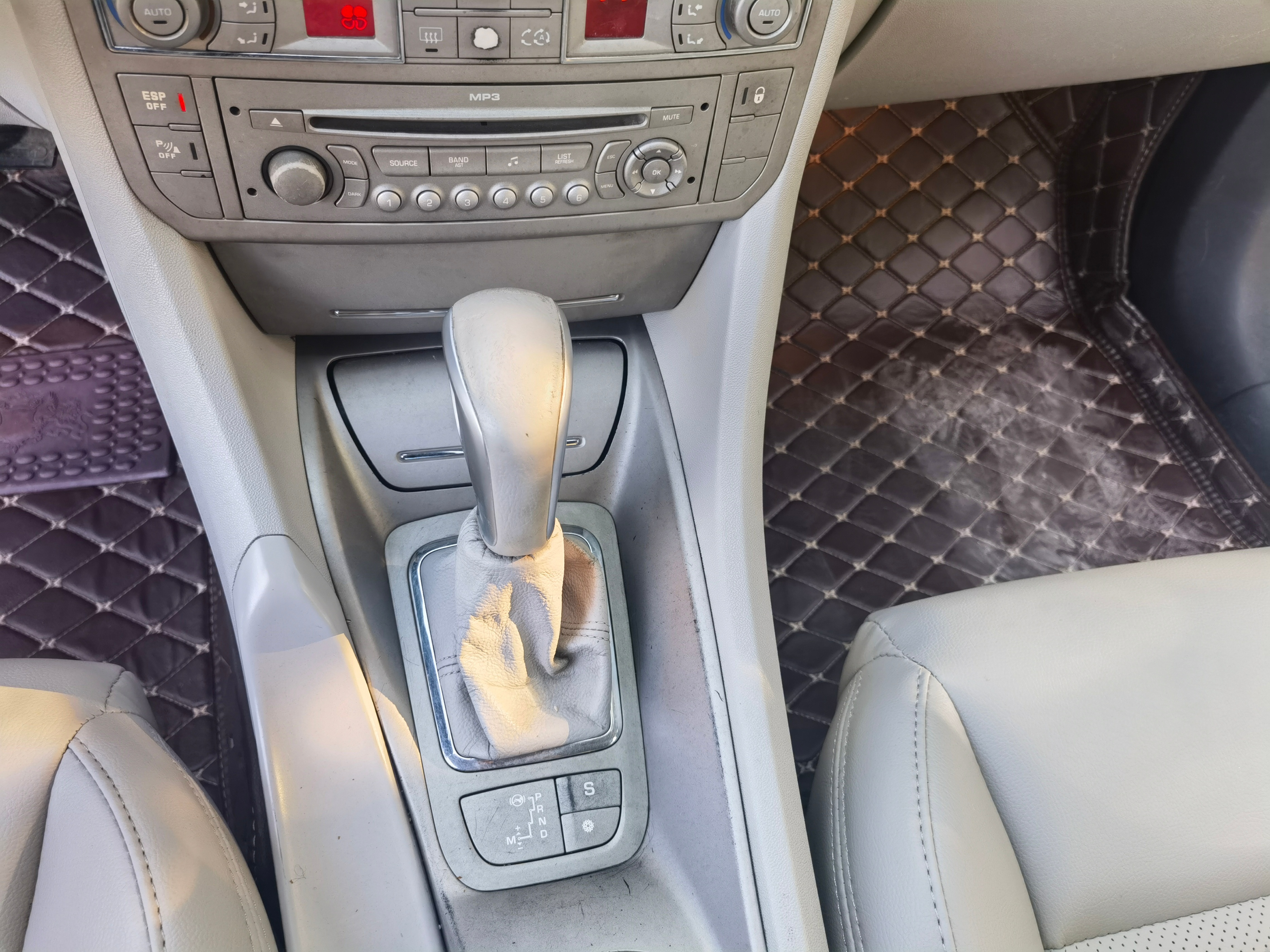 11年的雪铁龙c5还值得买吗,2.0的雪铁龙c5值得买吗