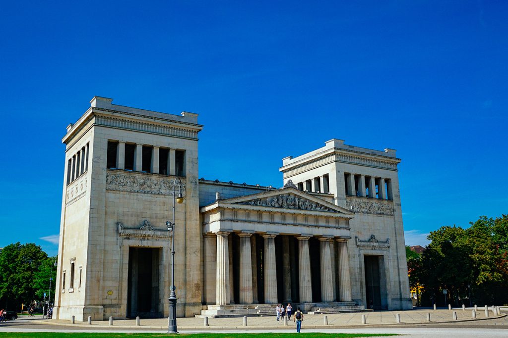 慕尼黑青岛啤酒节,拜仁慕尼黑主场安联球场