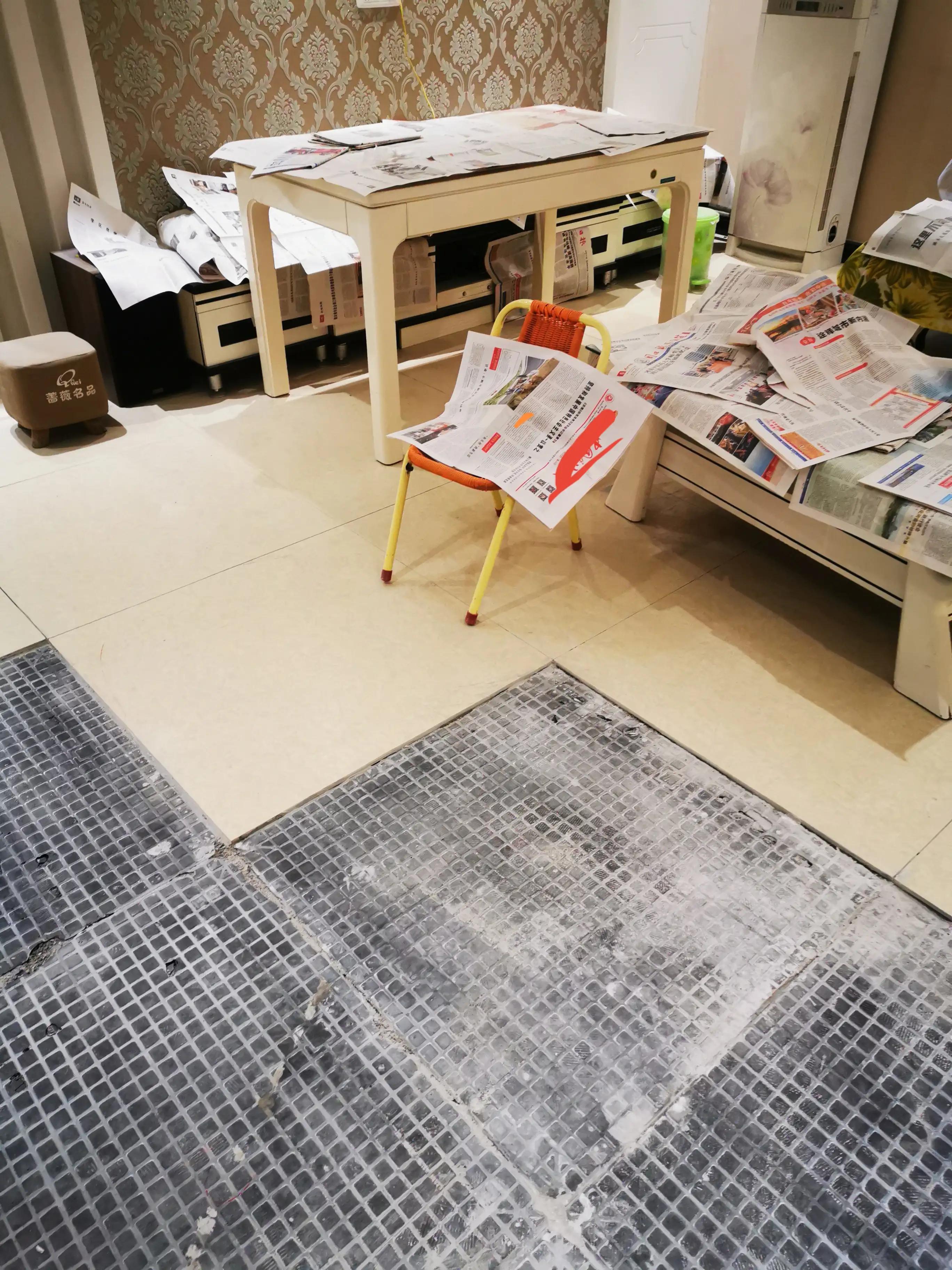 家里地板砖翘起来了怎么办,家里的地板砖翘起怎么办