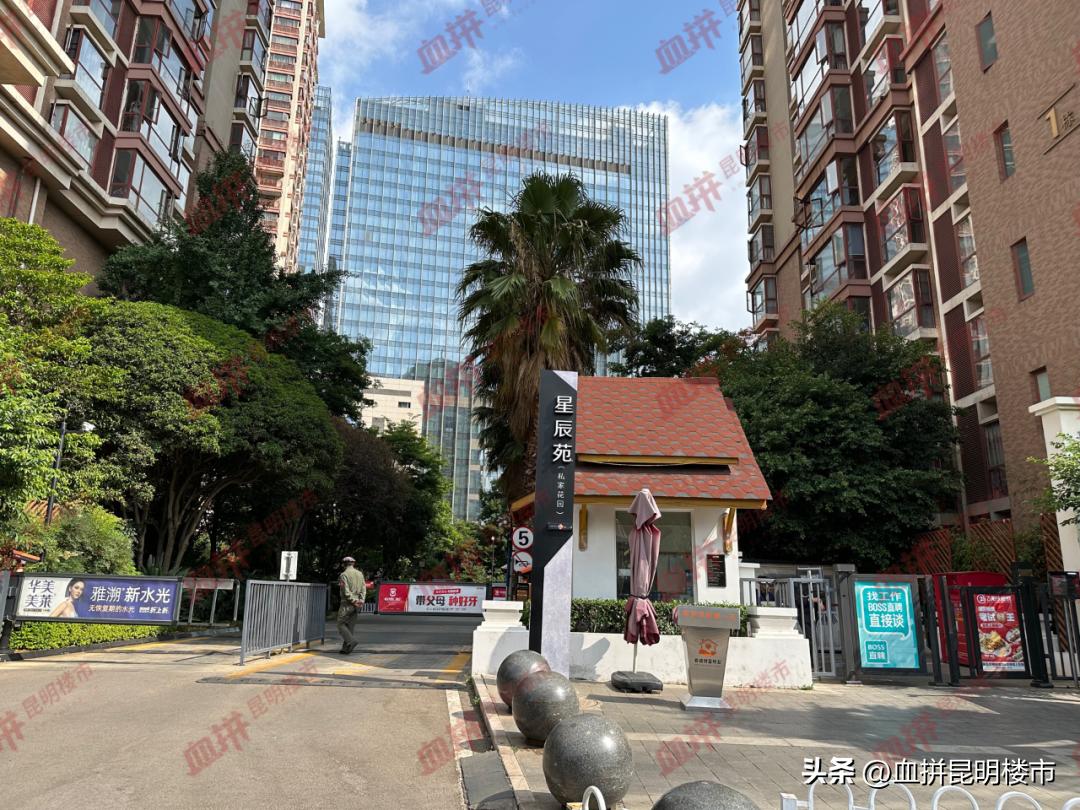 同样是背靠大型城市商圈,这个小区却算不上贵?