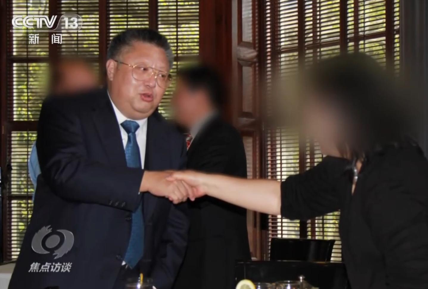 李亨利真实身份曝光,吃中国饭砸中国